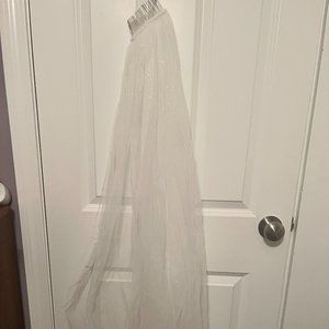 Fingertip length bridal veil with sparkles
